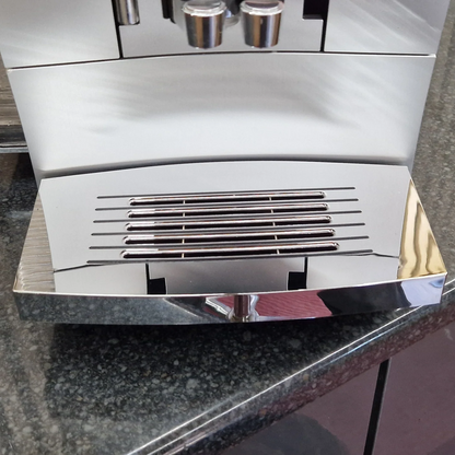 JURA Z10 Bean-to-Cup Coffee Machine – Aluminium White | Pre-Owned